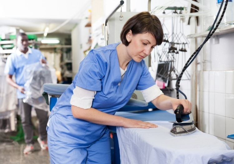 Thực tập sinh may mặc