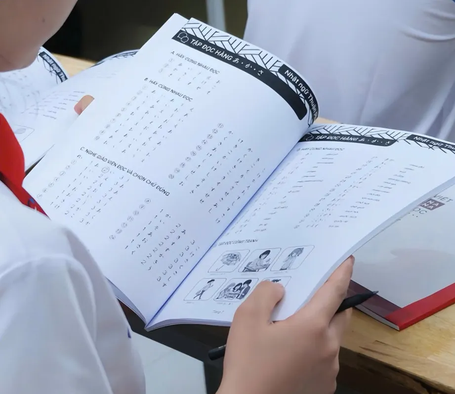 Nên học tiếng Nhật ở trung tâm hay tự học